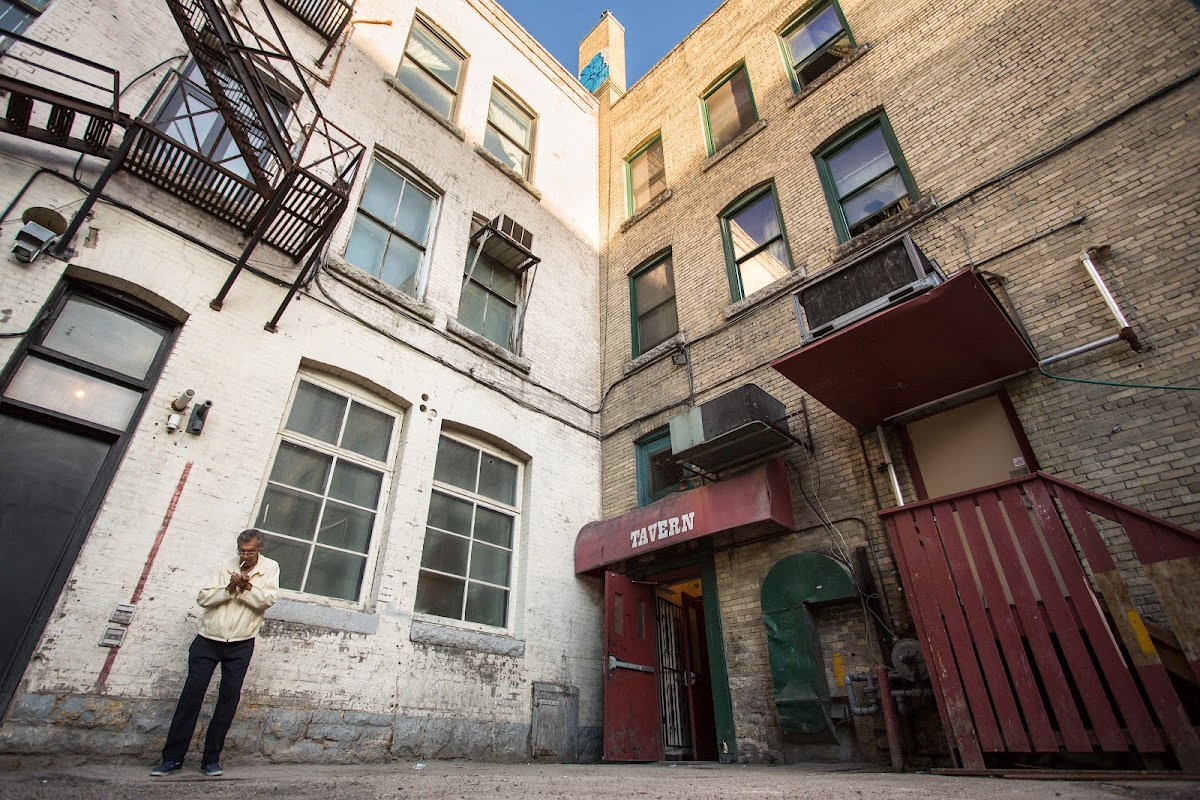 Woodbine Hotel Bar & Vendor